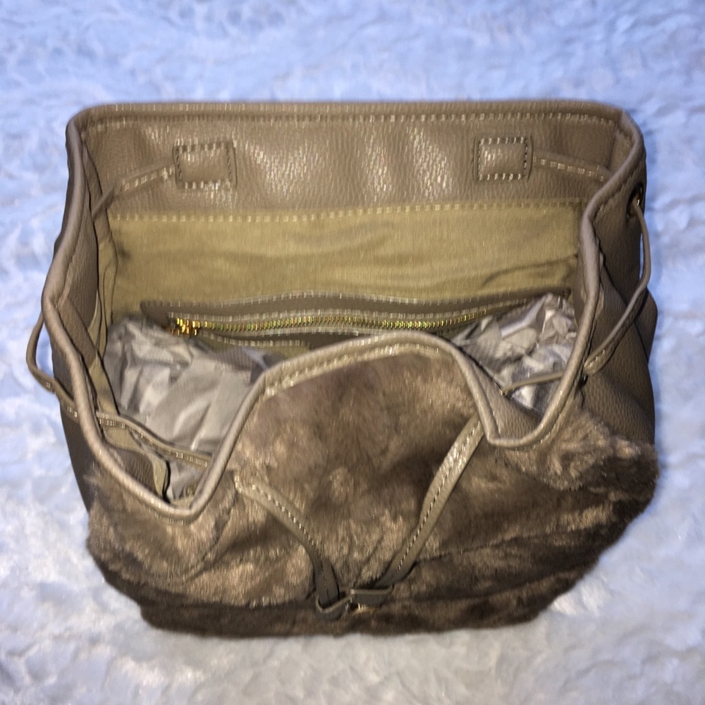 🌼bebe Dorothea Backpack Soft Faux Fur Taupe🌸🎒🎓 - Picture 6 of 8